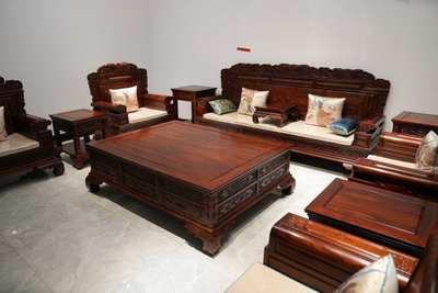 红木家具选购全攻略 渠道选择与核心方法解析